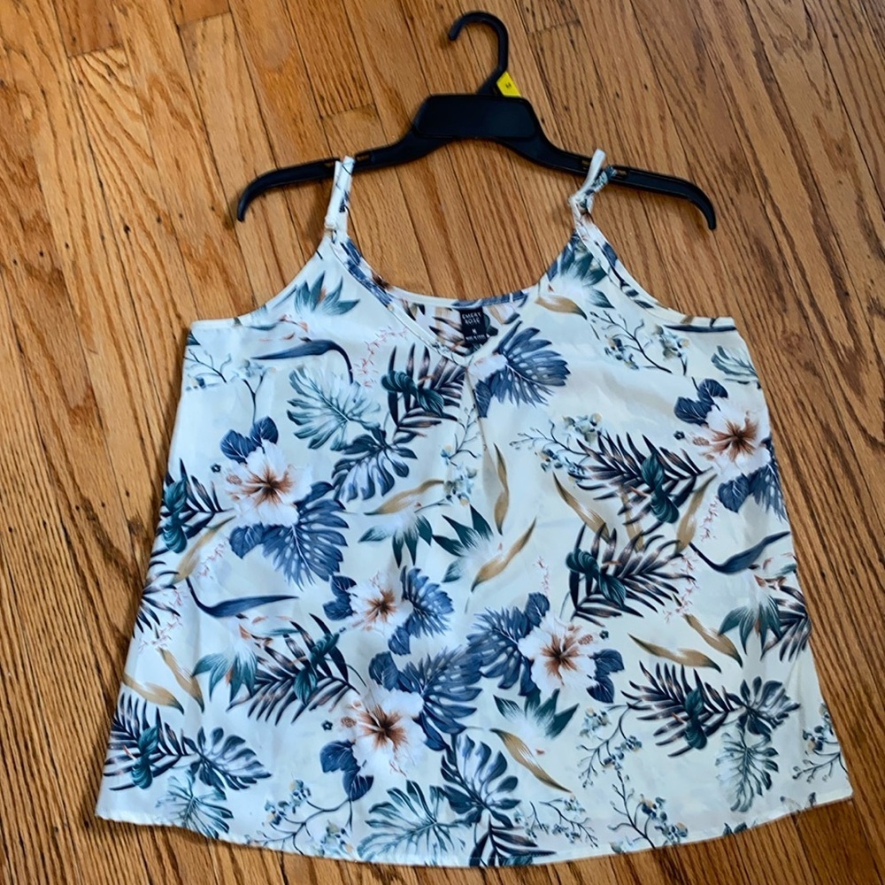 Emery rose size medium floral tank
